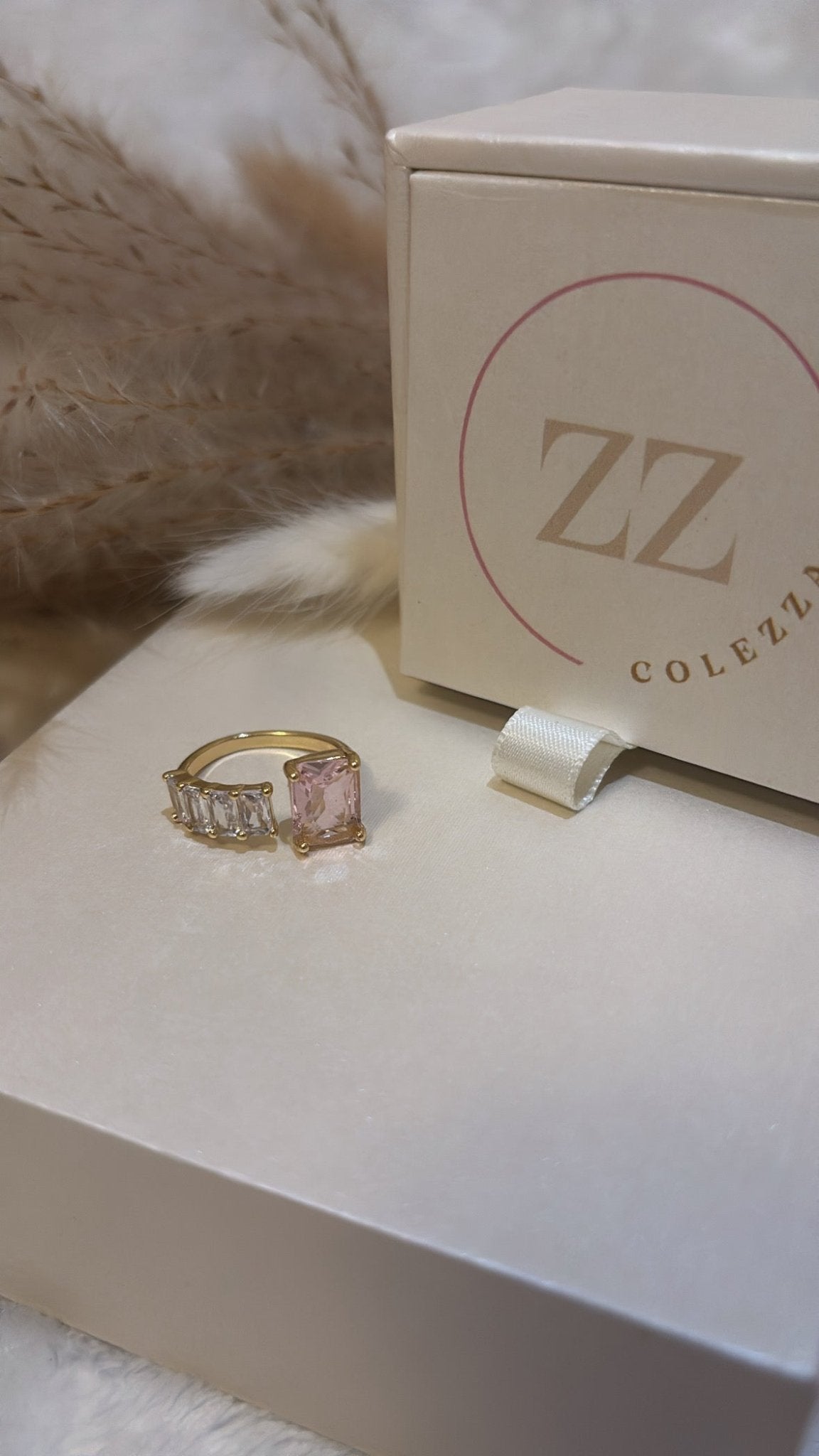 Elegance Ring - COLEZZA