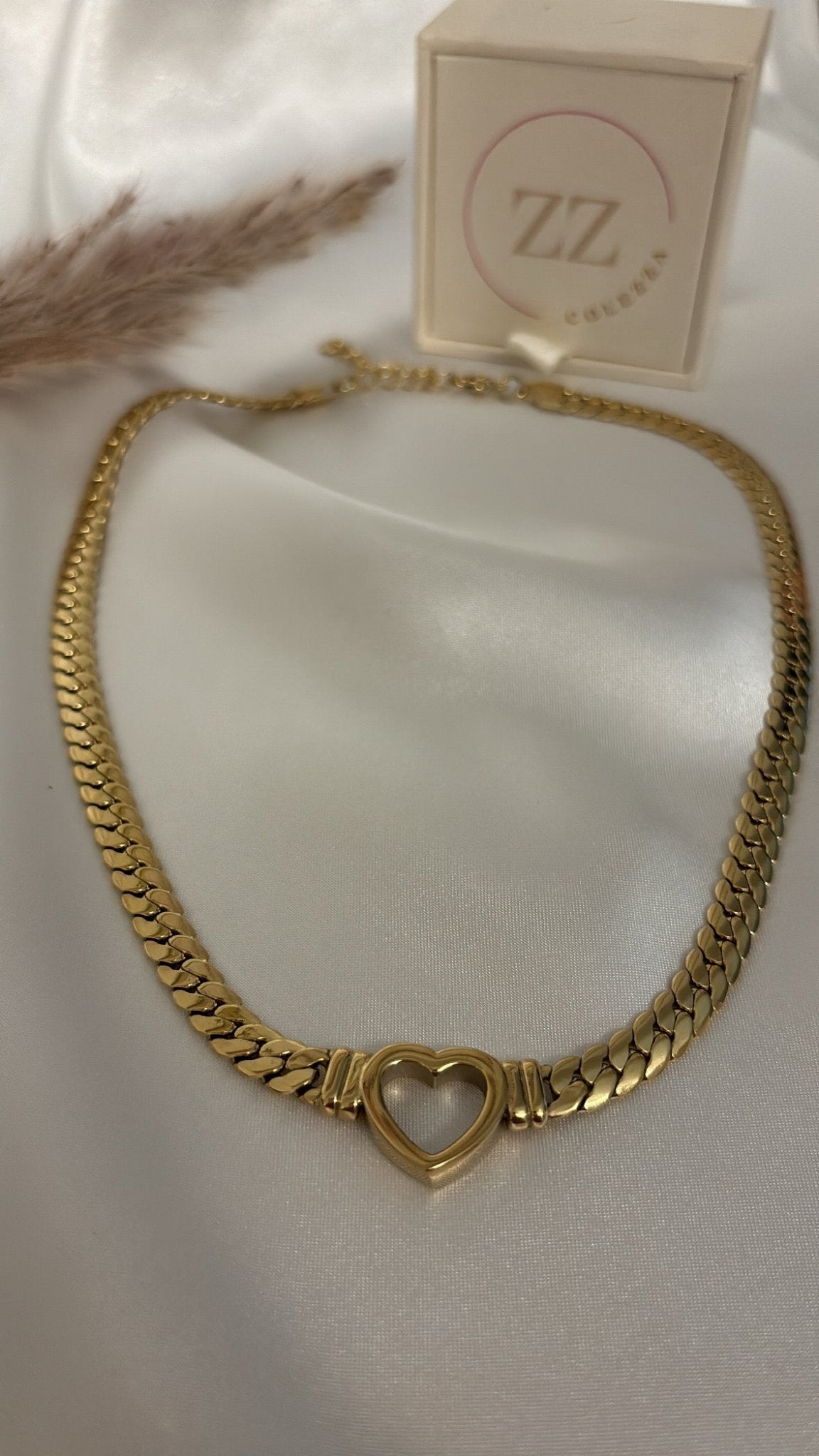 Alizzia Necklace – COLEZZA